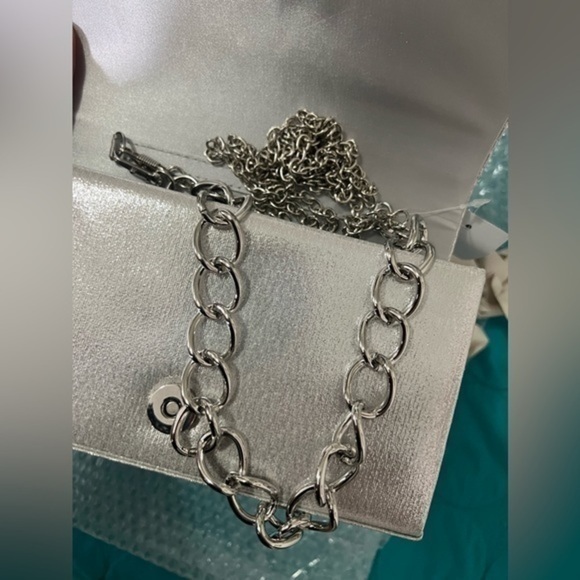 Jessica McClintock silver clutch with chunky chain and metal riveting. NWT - Picture 8 of 12